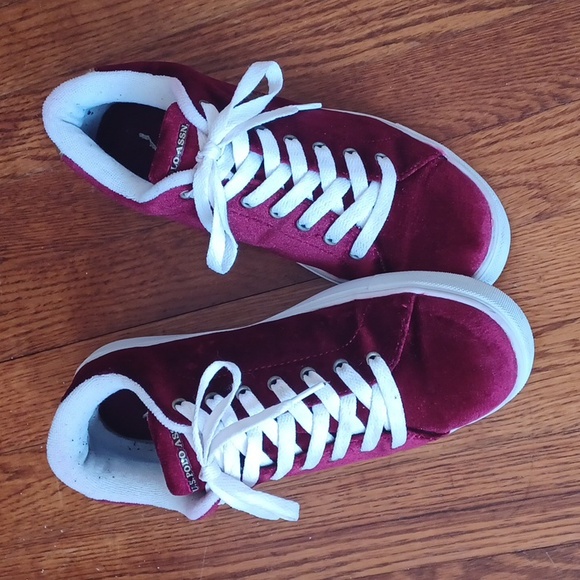 U.S. Polo Assn. Shoes - U.S.Polo Association Burgundy Red Velvet Sneakers Cushioned Ankles W8